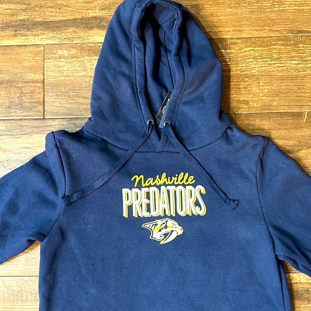 Nashville Predators Hoodie Women’s Medium
